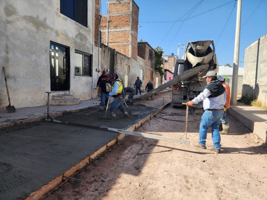 Inician la rehabilitación de la calle Zaragoza en Santiago Papasquiaro, tras 25 años de espera