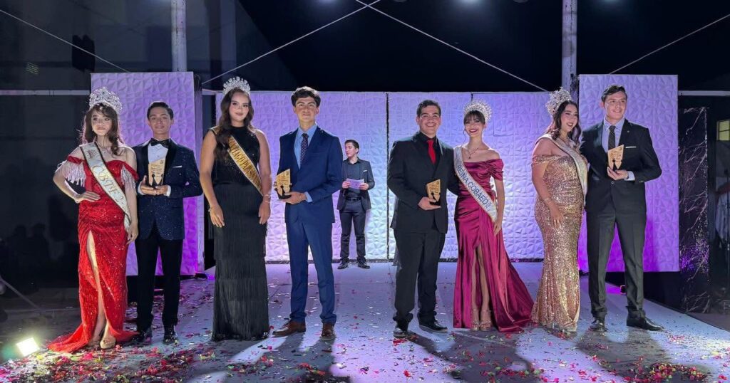 ¡Julisa y Axel se coronan como Reina y Rey Oso 2025! del CBTF #2 en una noche llena de emoción