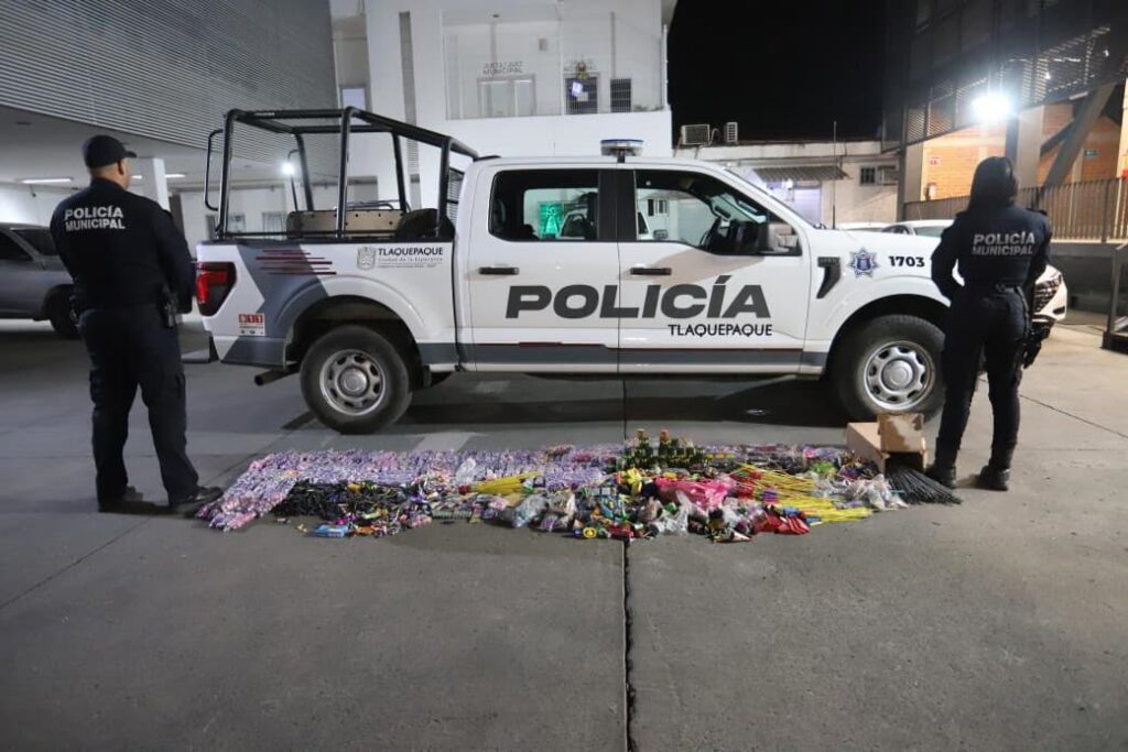 Policías de Tlaquepaque y Bomberos aseguran 300 kilogramos de pólvora