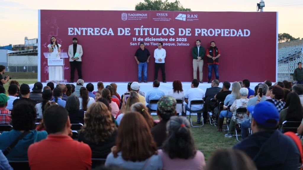 Tlaquepaque entrega 645 títulos de propiedad y pone fin a años de incertidumbre patrimonial