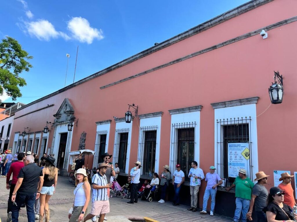 Mujeres representantes de distintas fuerzas políticas denunciaron presunta violencia política en contra de regidoras del municipio de Tequila