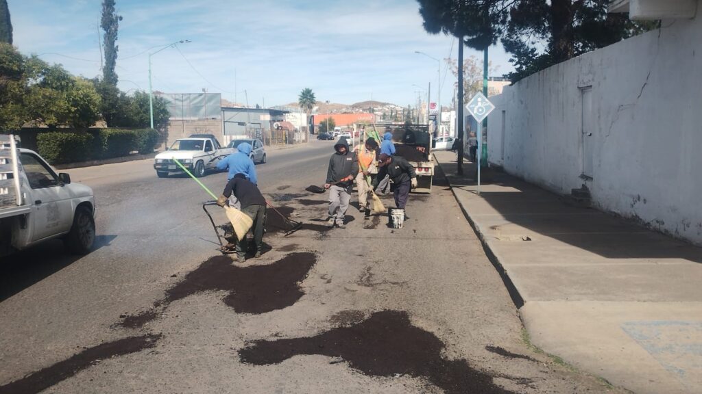 Más de 3 millones de pesos invierte el Gobierno de Parral en rehabilitación vial durante 2025