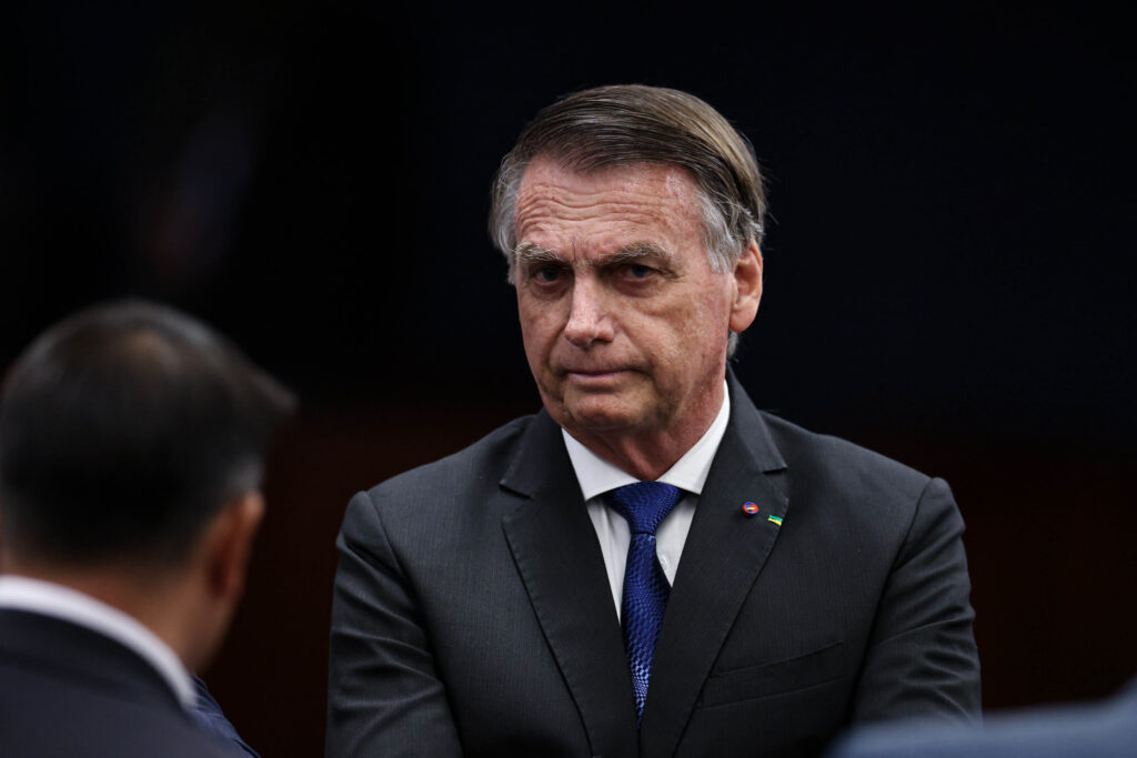 Juez autoriza a Jair Bolsonaro salir de prisión para someterse a cirugía