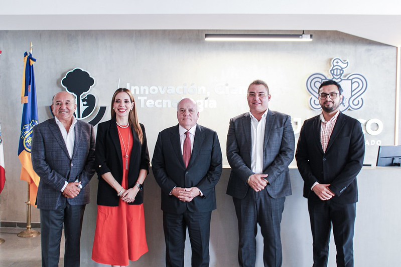 Entrega SICyT los primeros RVOE a la Universidad del Tequila