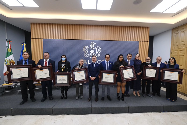 Reciben ocho ciudadanos ejemplares el Premio Jalisco 2025