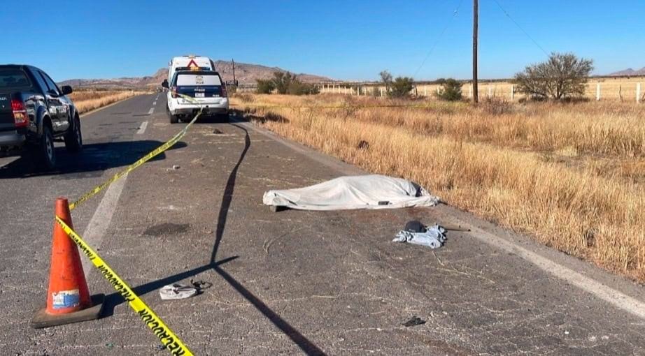 Fatal volcadura en la carretera corta a Parral deja un muerto