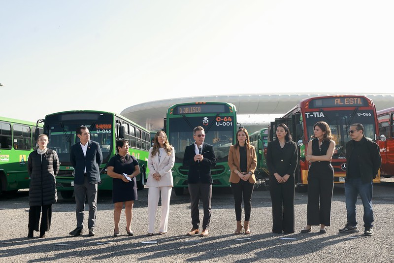 Se incorporan 100 nuevos camiones al transporte público del AMG y reduce tiempos de espera