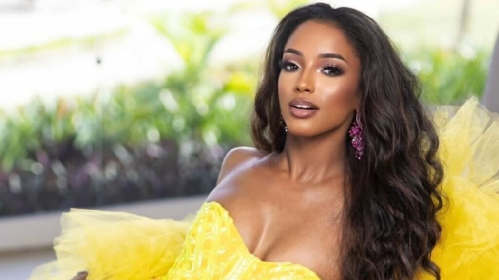 Miss Jamaica reaparece en público tras accidente en Miss Universo 2025