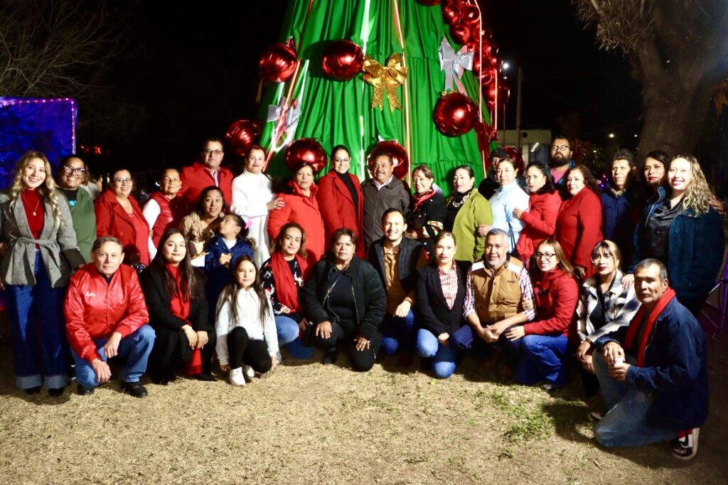 Realizan Encendido Mágico Navideño en coordinación DIF Municipal y Presidencia