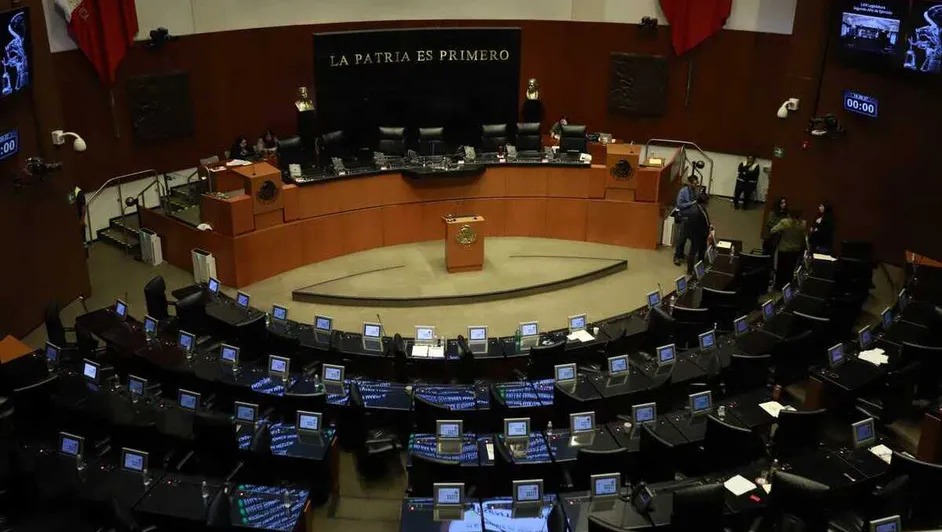 Senado recibe iniciativa de Sheinbaum para reducir la jornada laboral