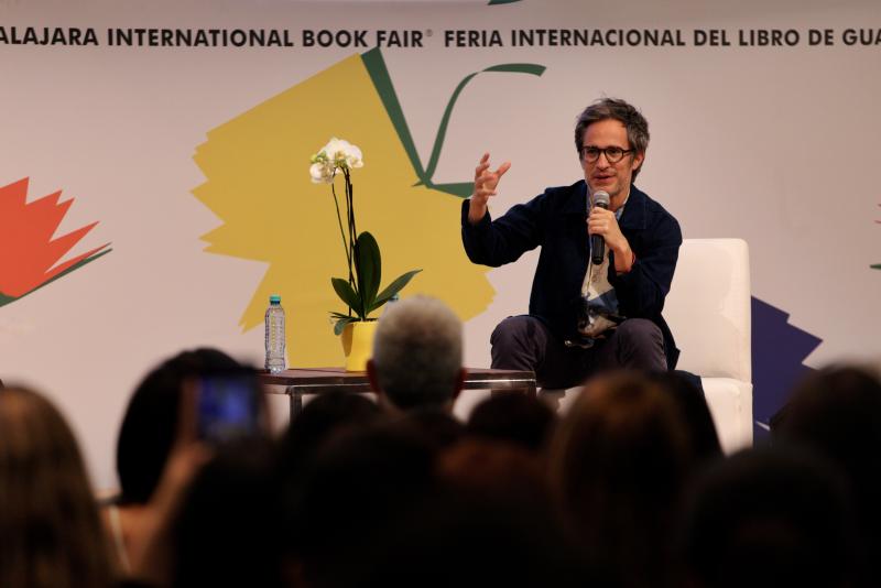 Gael García Bernal explora nuevas formas de narrar desde el sonido en la FIL Guadalajara