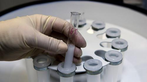 Dona semen y nacen más de 200 niños; Ciencia falla y podrían generar cáncer por mutación genética