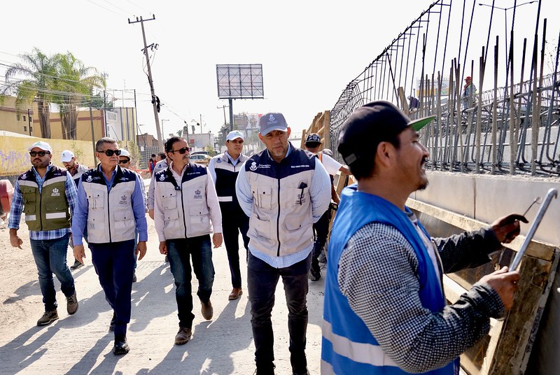 Supervisan avance en la construcción de estaciones de Mi Macro Periférico y Línea 5