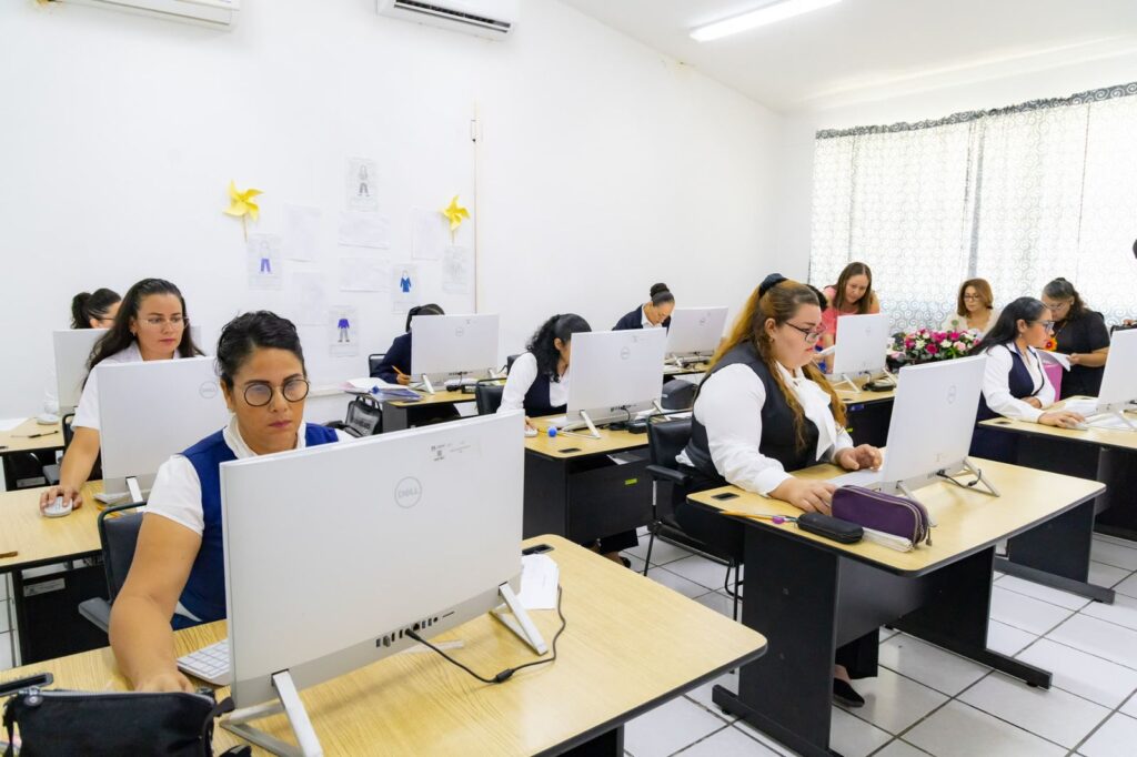 DIF Nayarit ofrece cursos variados a través del Centro de Capacitación (CECAP)