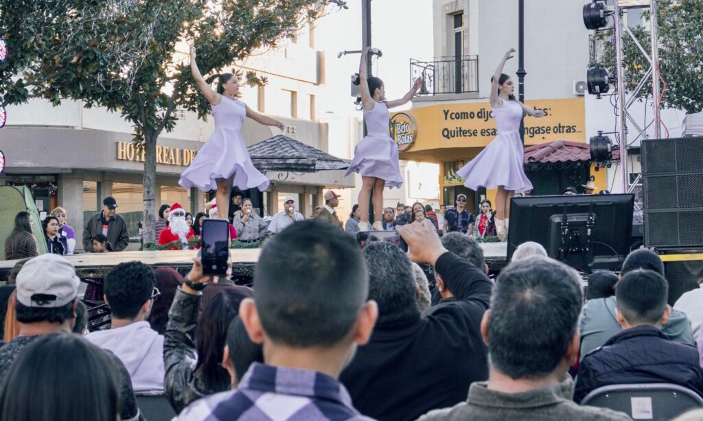 Festival Navidad en Familia reúne a cientos de familias en la Plaza Principal