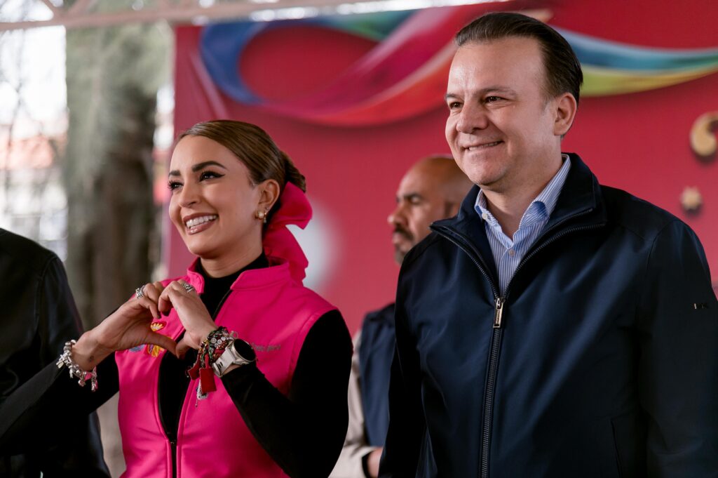 Navidad de paz y unión para las familias de Durango, desean Marisol Rosso y Esteban Villegas