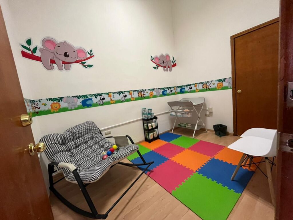 Regidora Mariana Verduga inaugura lactario, ofrece espacio seguro para mujeres y bebés