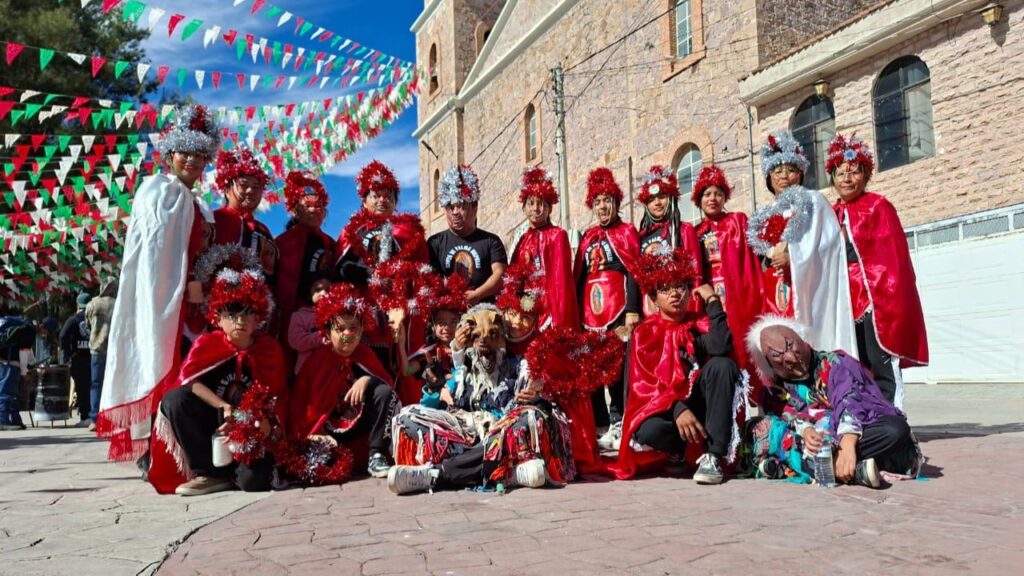 Concentración estatal de matachines fomenta tradiciones en Villa Unión