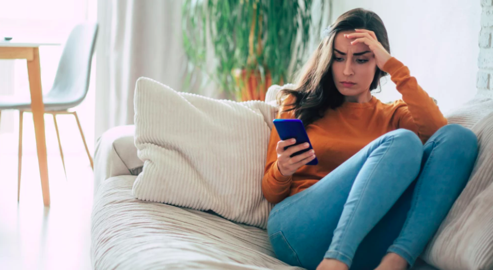 Estudio Revela que Limitar Instagram y TikTok Reduce Drásticamente la Ansiedad y Depresión