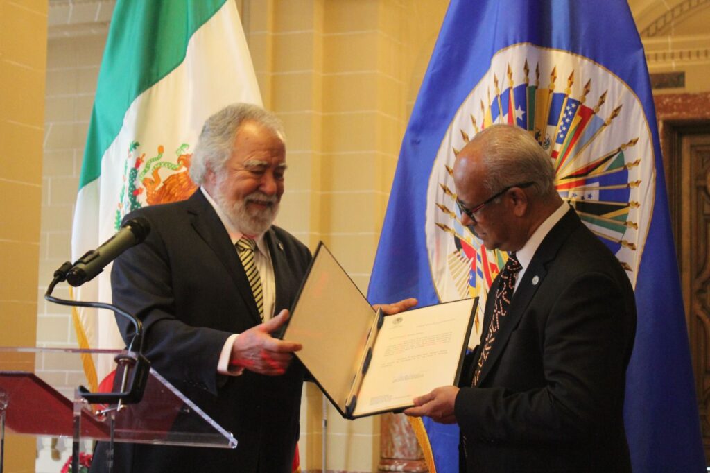 Alejandro Encinas asume como Embajador de México ante la OEA