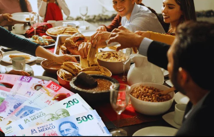 ¿Cuánto gasta un mexicano en la cena navideña?