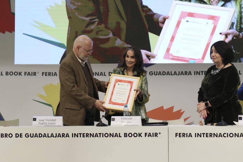 Yolanda Zamora recibe el Homenaje Nacional de Periodismo Cultural “Fernando Benítez” 2025