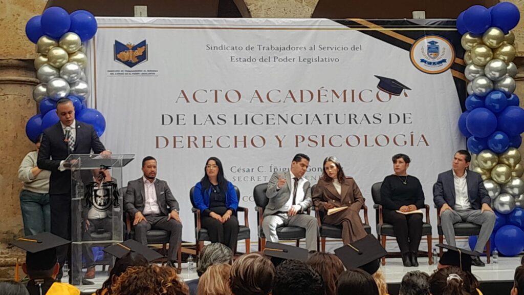 Se gradúan trabajadores del Poder Legislativo en áreas de Psicología y Derecho