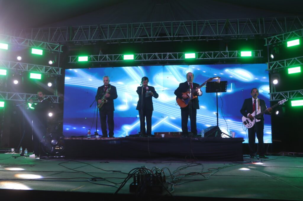 Familias disfrutan de noches artísticas en la Feria del Maíz y del Frijol