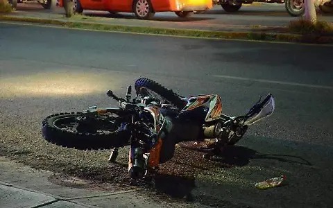 Motociclista pierde la vida en el trayecto a su trabajo