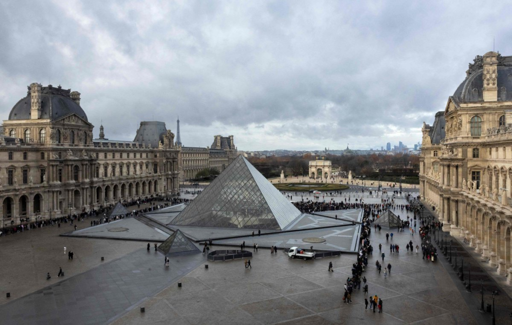 Crisis en el Louvre: empleados alistan paro indefinido desde el 15 de diciembre