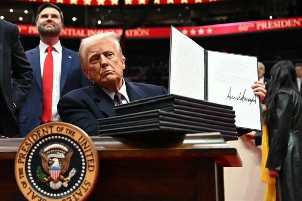 Reforma diplomática de Trump provoca relevo masivo de embajadores