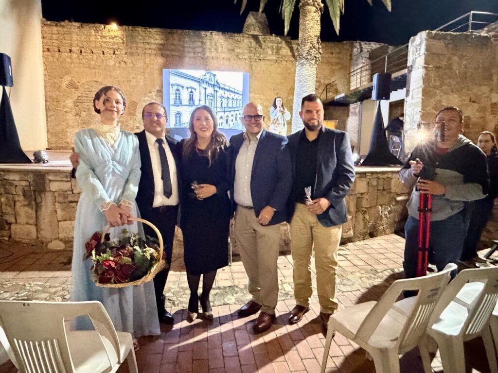 Gobierno de Parral presenta Calendario Histórico 2026 en apoyo al Comedor del DIF Municipal