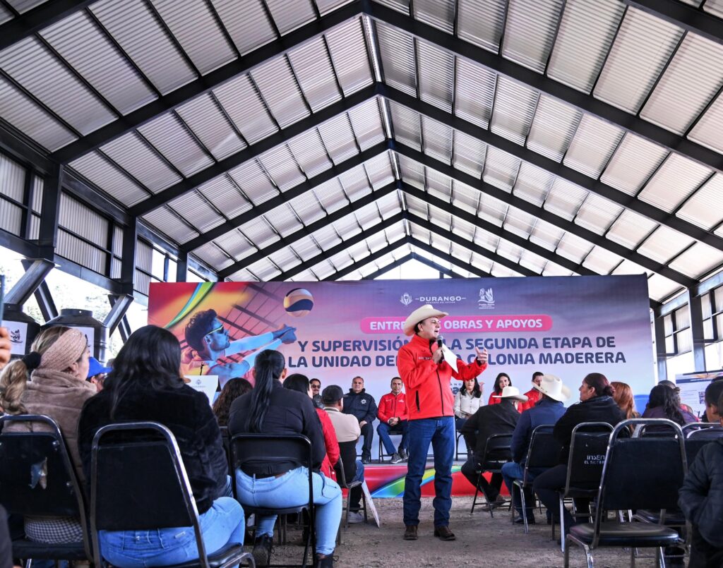 Esteban Villegas inicia segunda etapa del gimnasio-auditorio de Pueblo Nuevo, con duela y espacios dignos para el deporte y la cultura