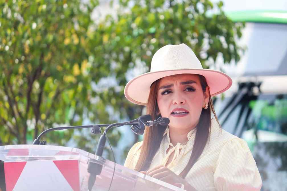 Detectan presunto ‘halcón’ en evento de Grecia Quiroz de Uruapan