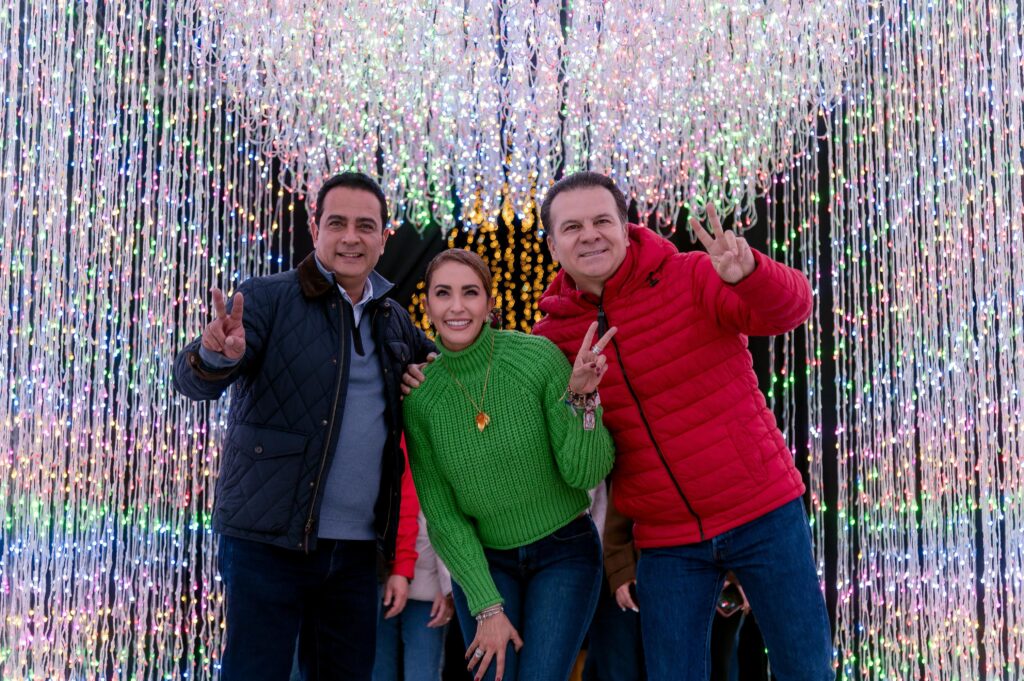 Gobierno del Estado ilumina Constitución, Las Alamedas y Canta Ranas, se llena de magia navideña Durango
