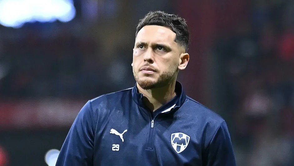 Lucas Ocampos sufre una parálisis facial y abandona la pretemporada de Rayados