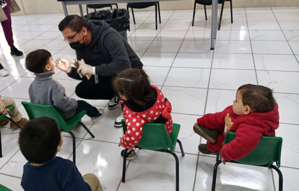 Médico Cerca de Ti lleva atención dental preventiva al CAI 3