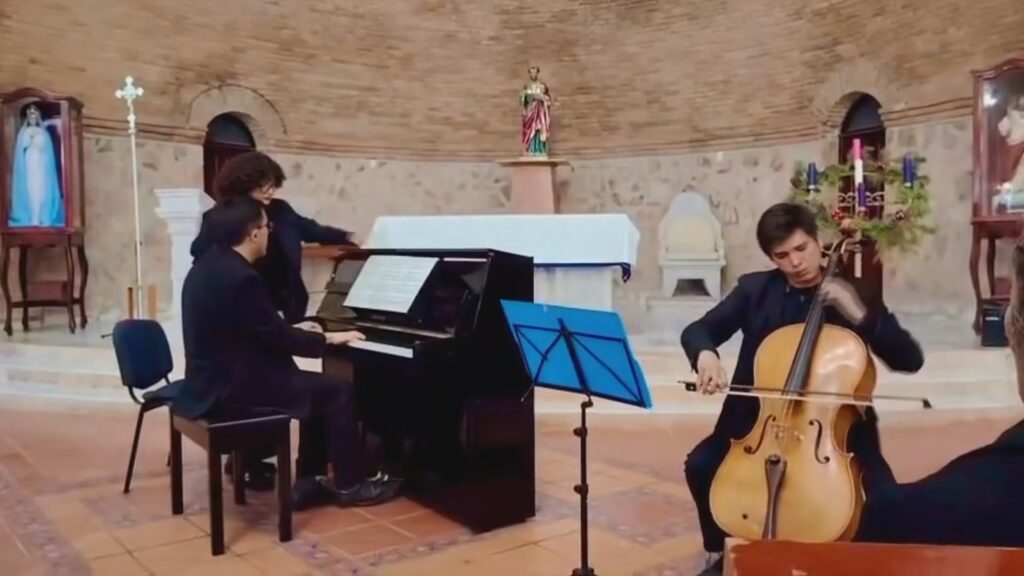 Academia M. Alvarado brilla en recital de invierno
