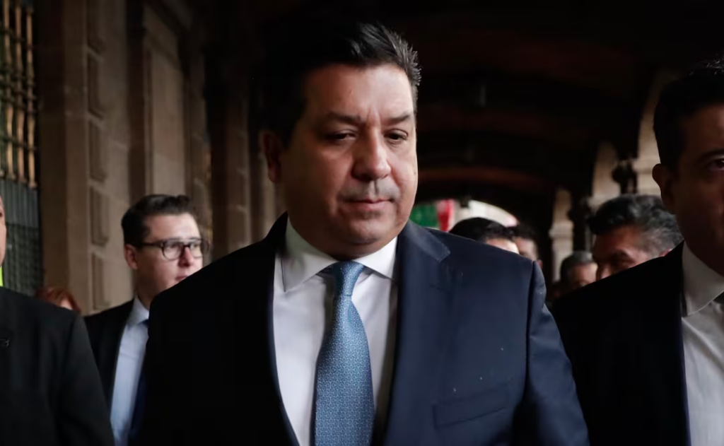 Presentan nueva denuncia ante la FGR contra García Cabeza de Vaca por “huachicol fiscal”