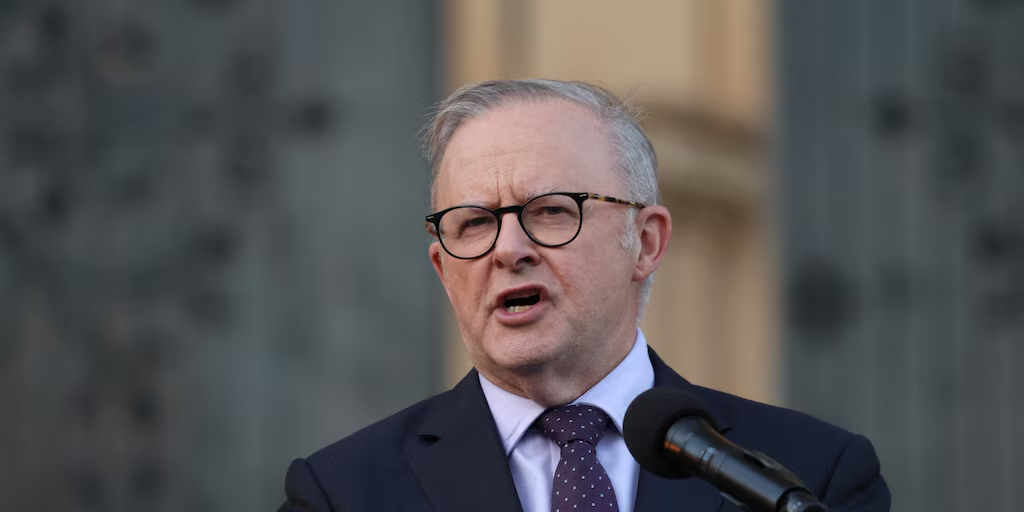 Australia honra a víctimas de ataque antisemita entre críticas al primer ministro