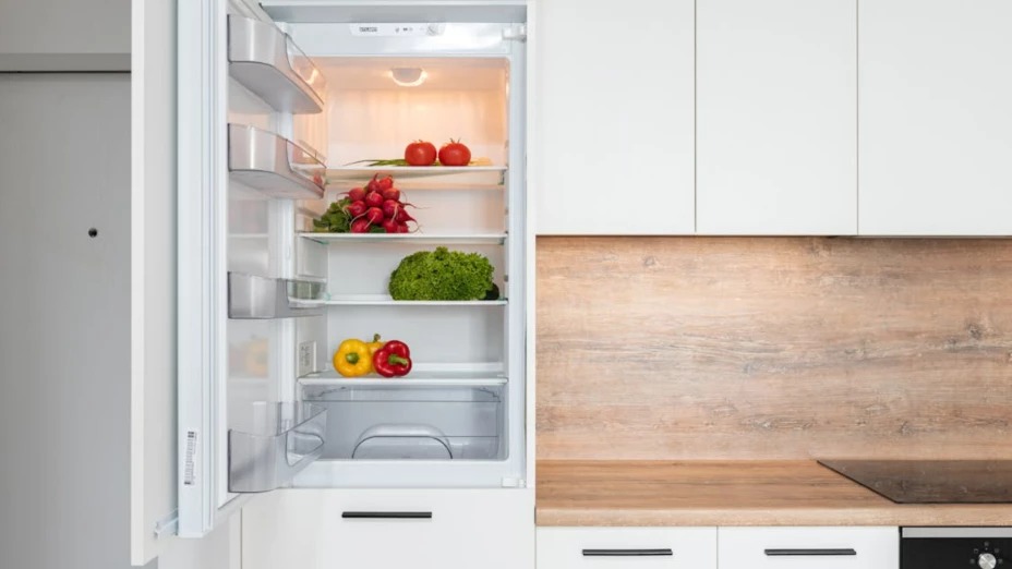 Mujer de 75 años muere tras ser aplastada por su refrigerador
