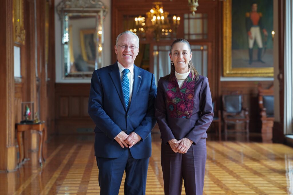 Sheinbaum recibe a José Medina Mora, próximo presidente del CCE