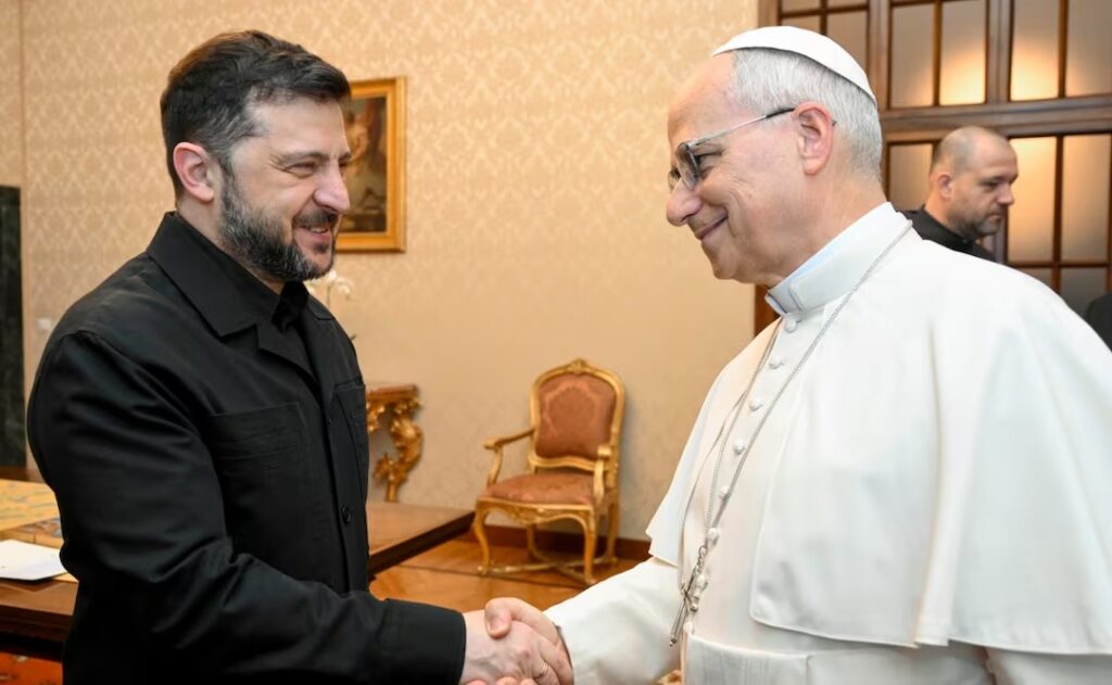 Zelensky se reúne con el papa León XIV y analiza plan de paz de EU