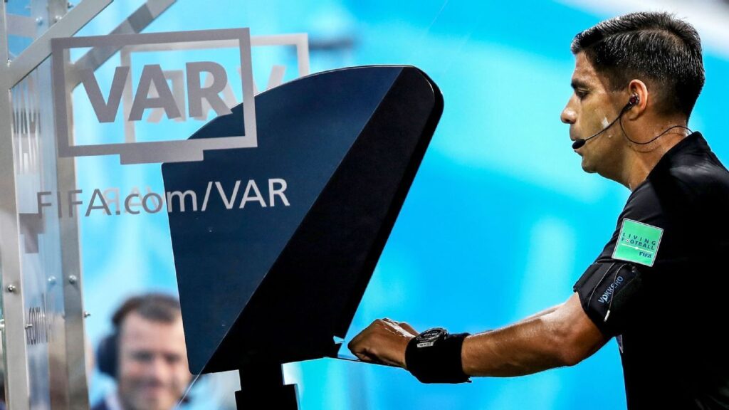 FIFA planea que poner más responsabilidades al VAR en el Mundial 2026