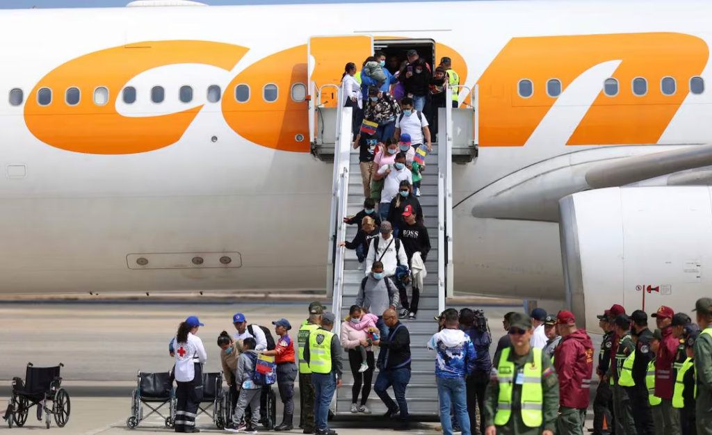 Venezuela reautoriza vuelos de deportación desde EE.UU. tras tensión aérea