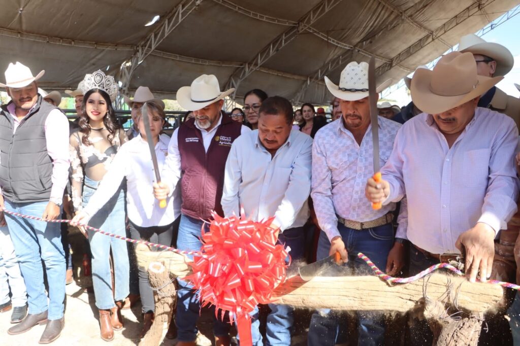 Se inaugura la Expo Agrícola Ganadera en el marco de los festejos municipales