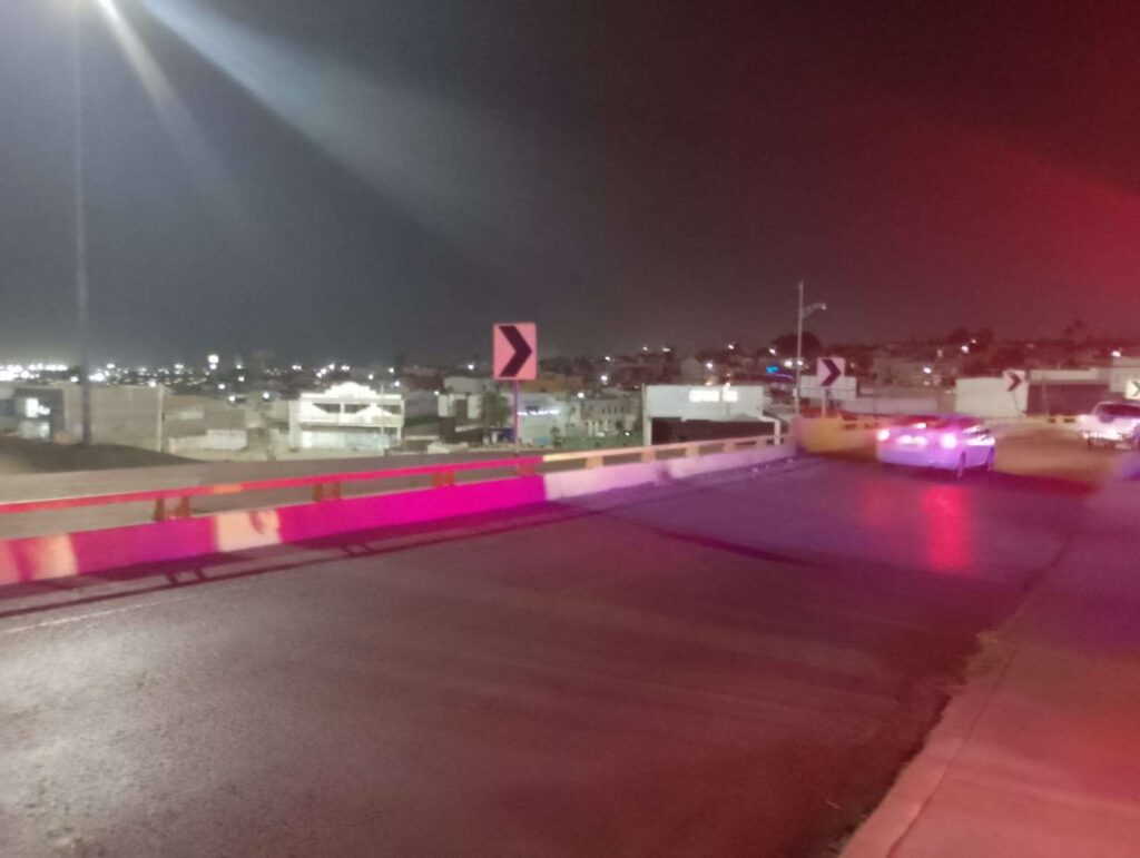 Resguardan a joven en puente del periférico de la Juventud