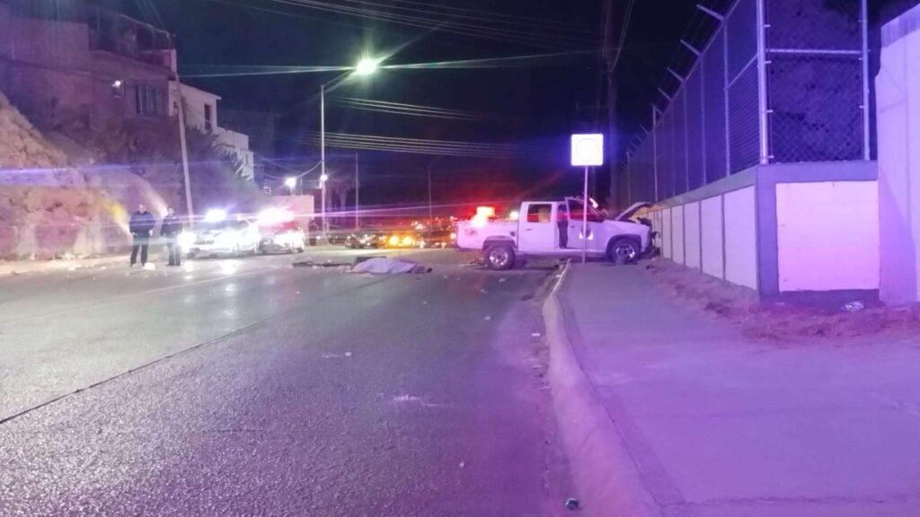 Pickup cae a barranco y deja un muerto en Chihuahua