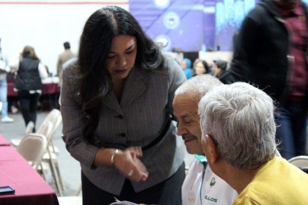 Arranca entrega de 2 mil 633 tarjetas para adultos mayores en Durango