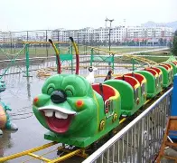 CEPC atiende de inmediato caída de menor en juego mecánico de la Feria Navideña